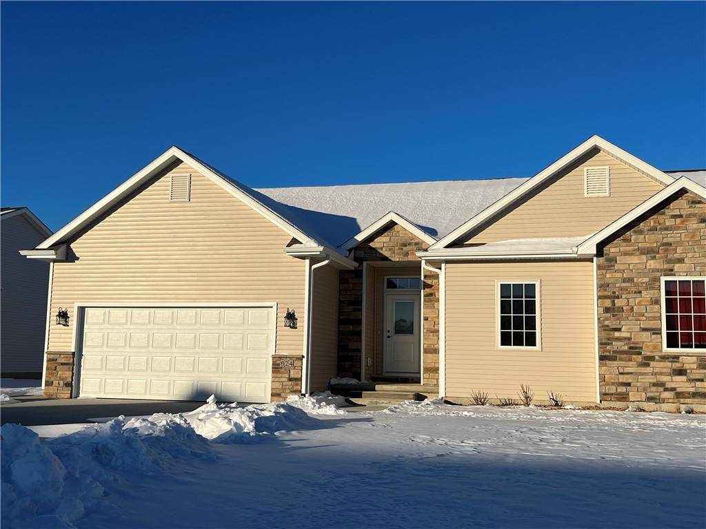 824 10th Avenue - Photo 1
