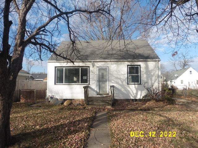 3832 Easton Boulevard - Photo 1
