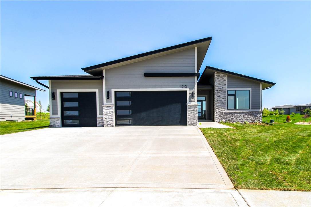 1316 Radley Street - Photo 1