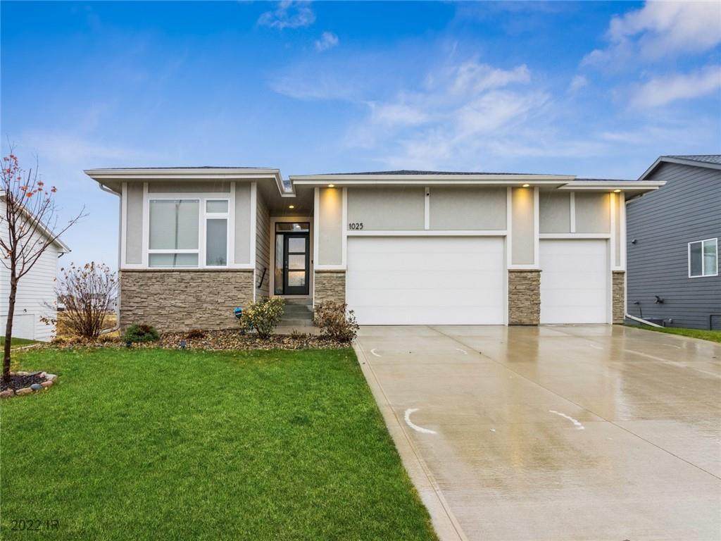1025 Spruce Street - Photo 1