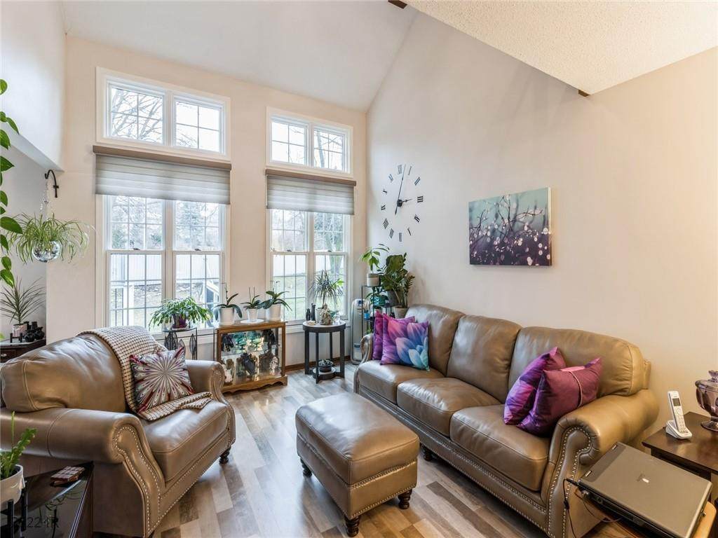 8004 Cobblestone Road - Photo 1