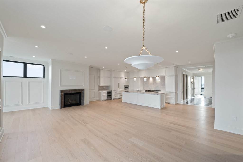 595 60th Street - Photo 1