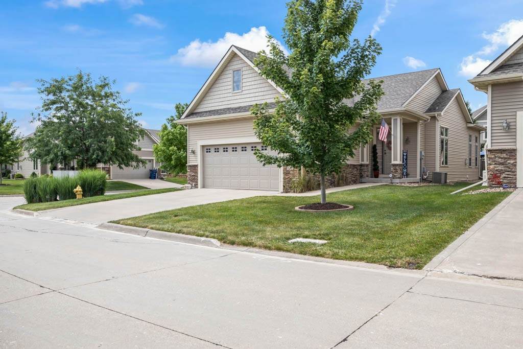 645 65th Place - Photo 1