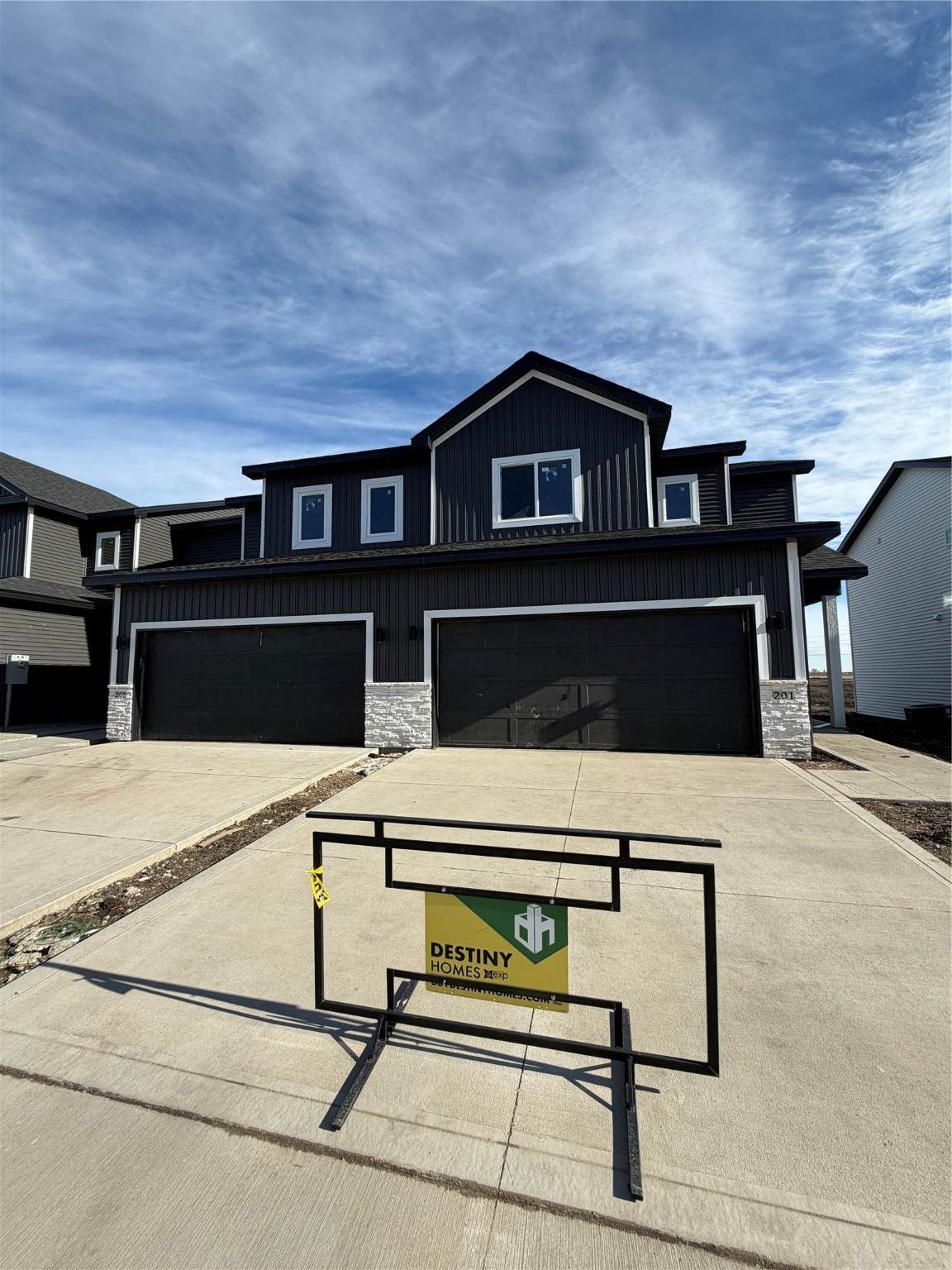 201 Doe Pointe Lane - Photo 1