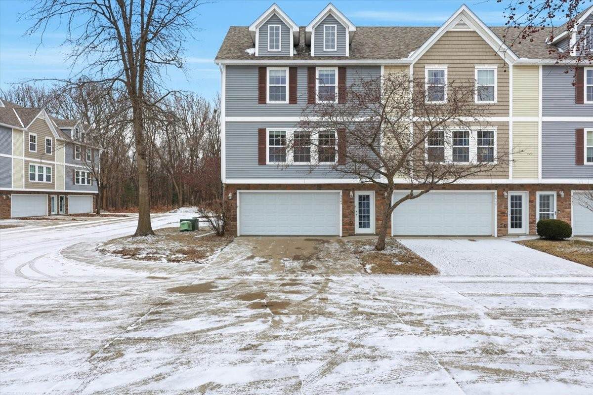 5549 Kirkland Court - Photo 1