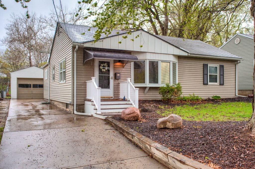 1512 60TH Street - Photo 1