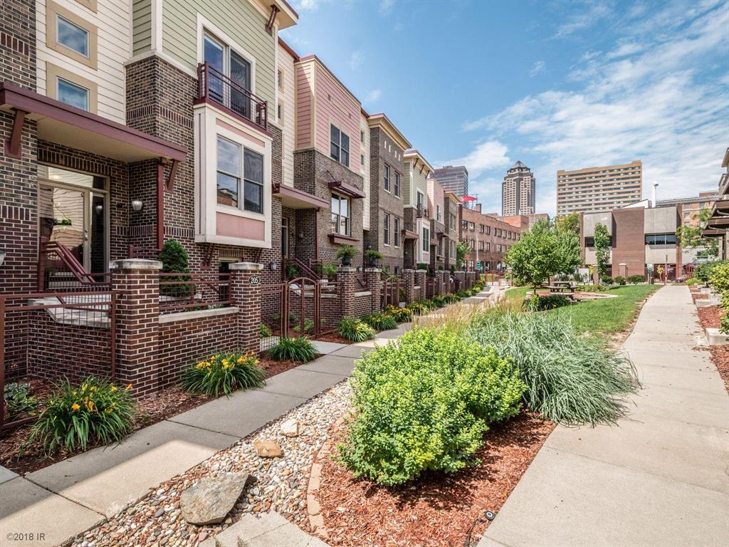 201 Grand Avenue - Photo 1