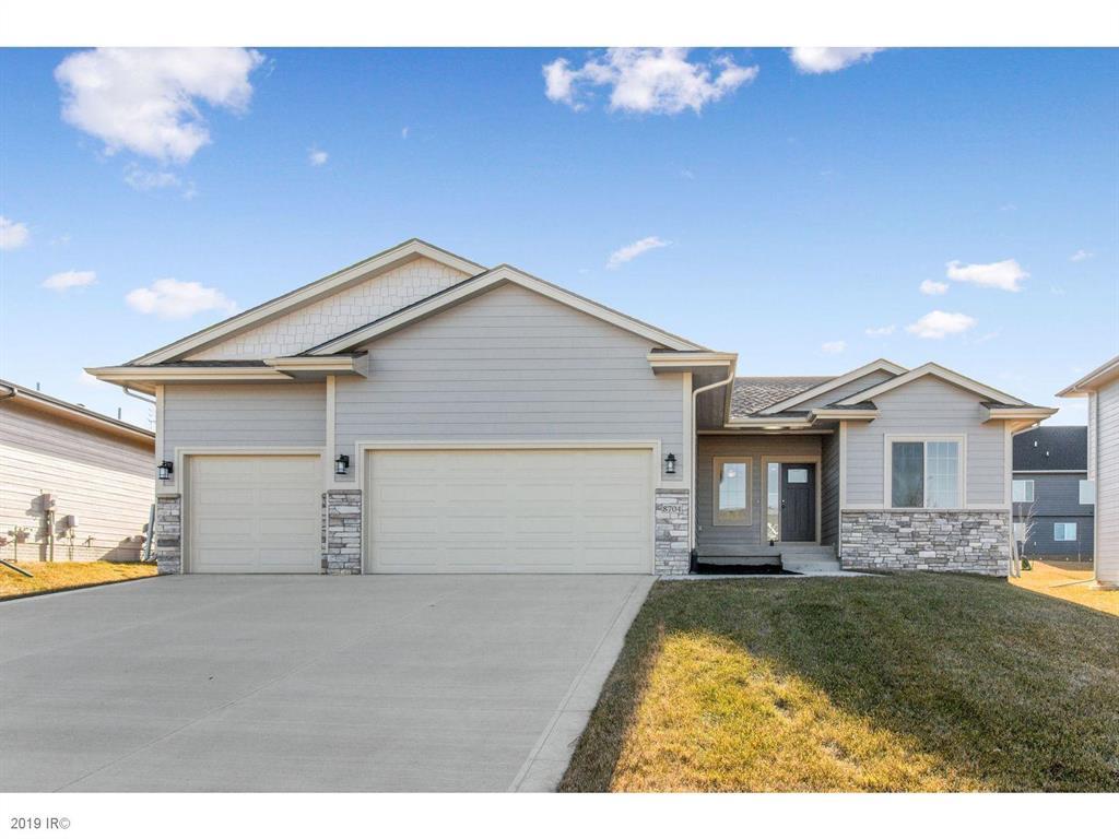8704 Highland Oaks Drive - Photo 1