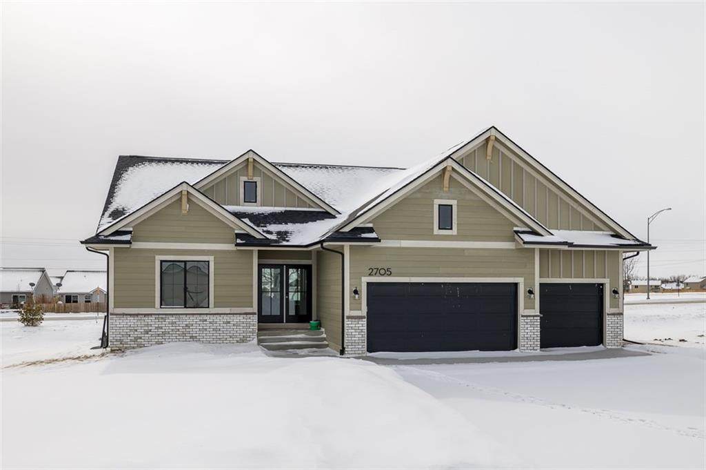 2705 Brentwood Circle - Photo 1