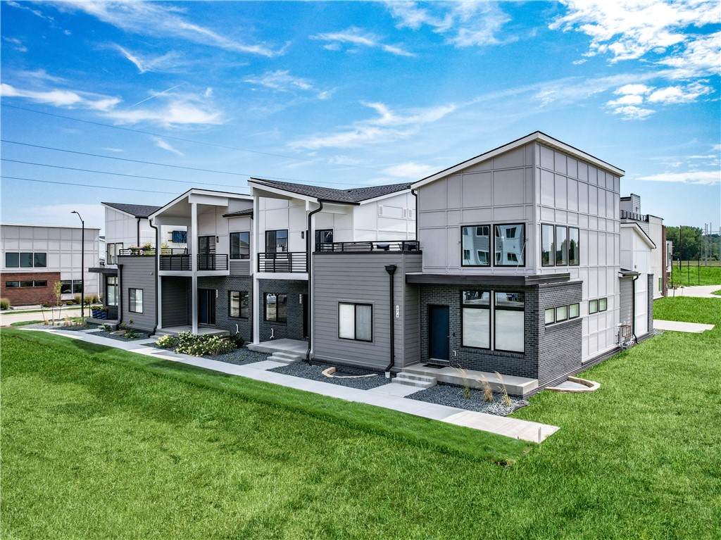 472 12th Street - Photo 1