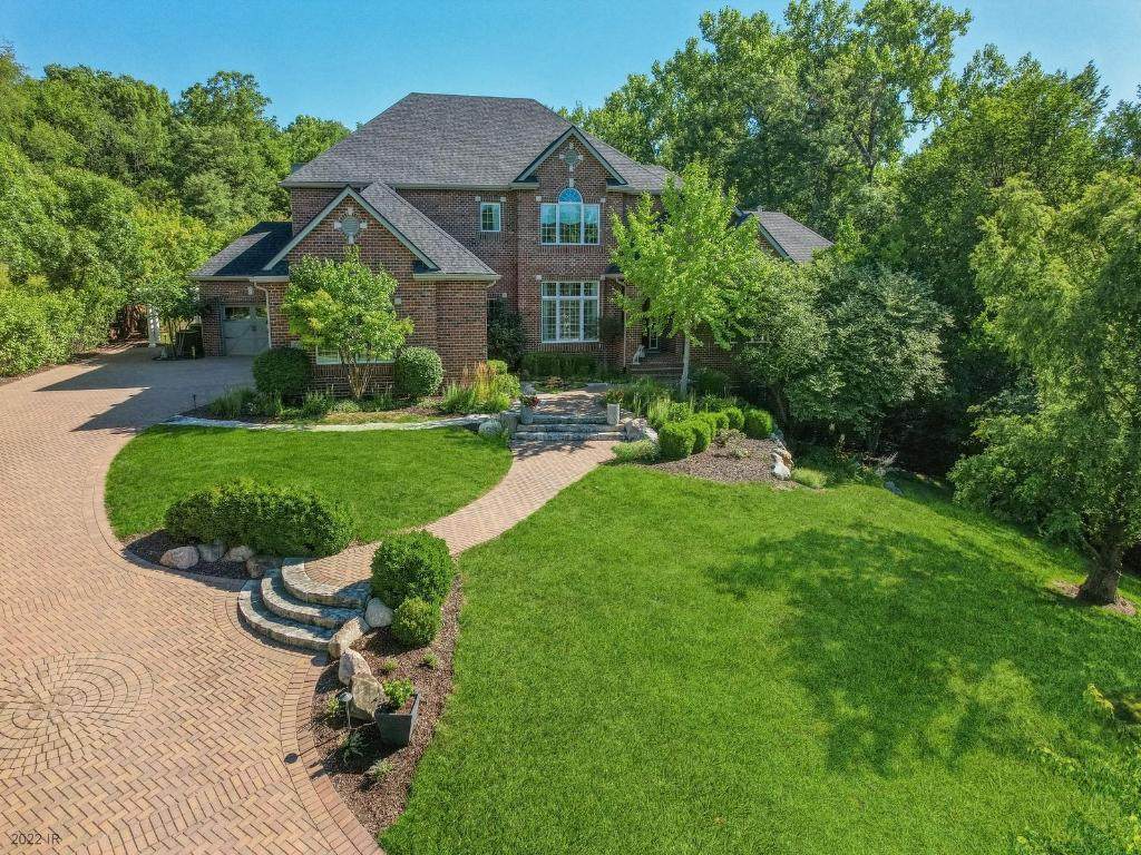 3721 Turnberry Drive - Photo 1