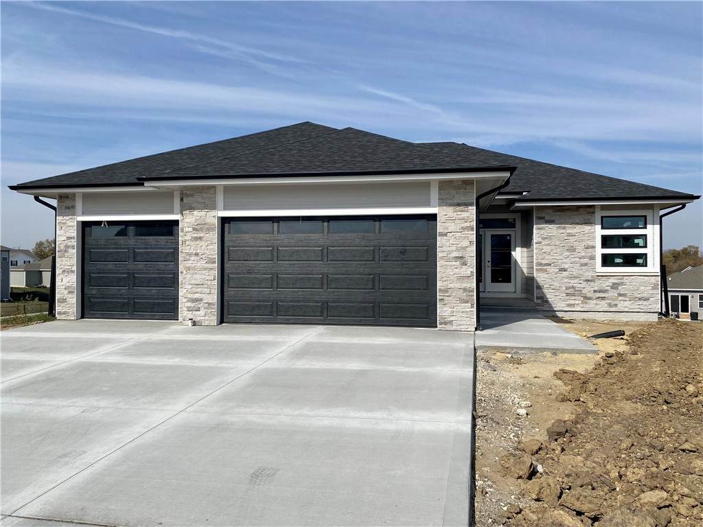 614 Ellis Circle - Photo 1