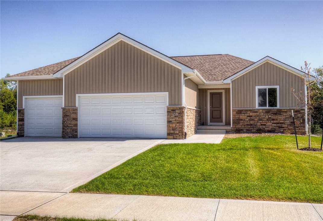 502 Pine Avenue - Photo 1