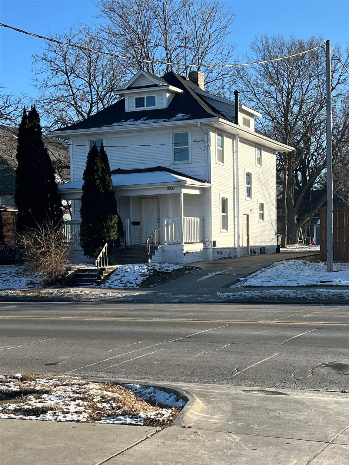 2210 University Avenue - Photo 1