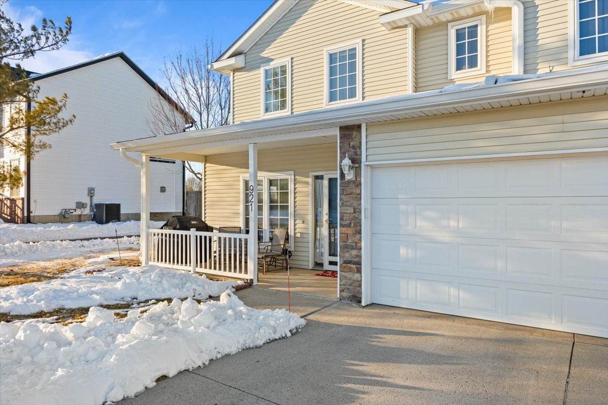 921 10th Street - Photo 1