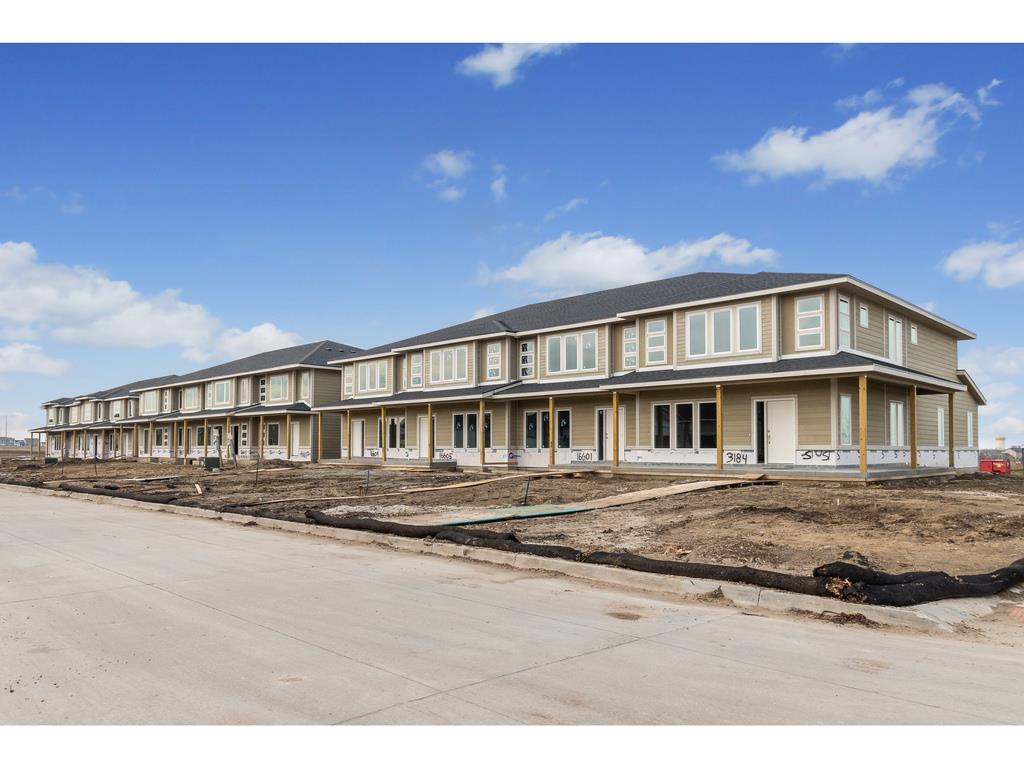 3184 Berkshire Parkway - Photo 1