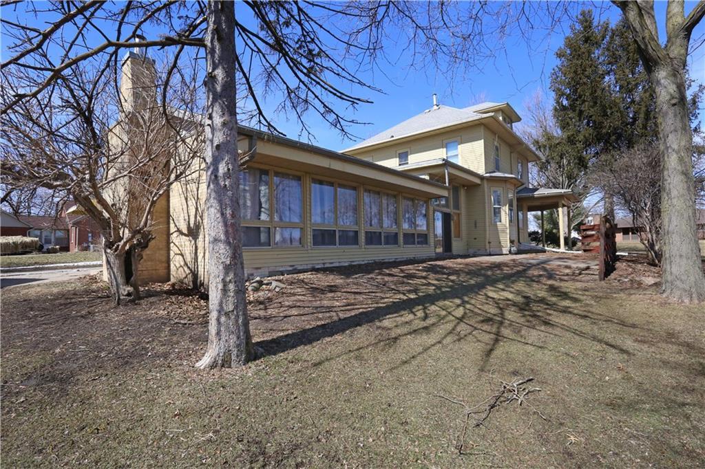 1402 Sycamore Street - Photo 1