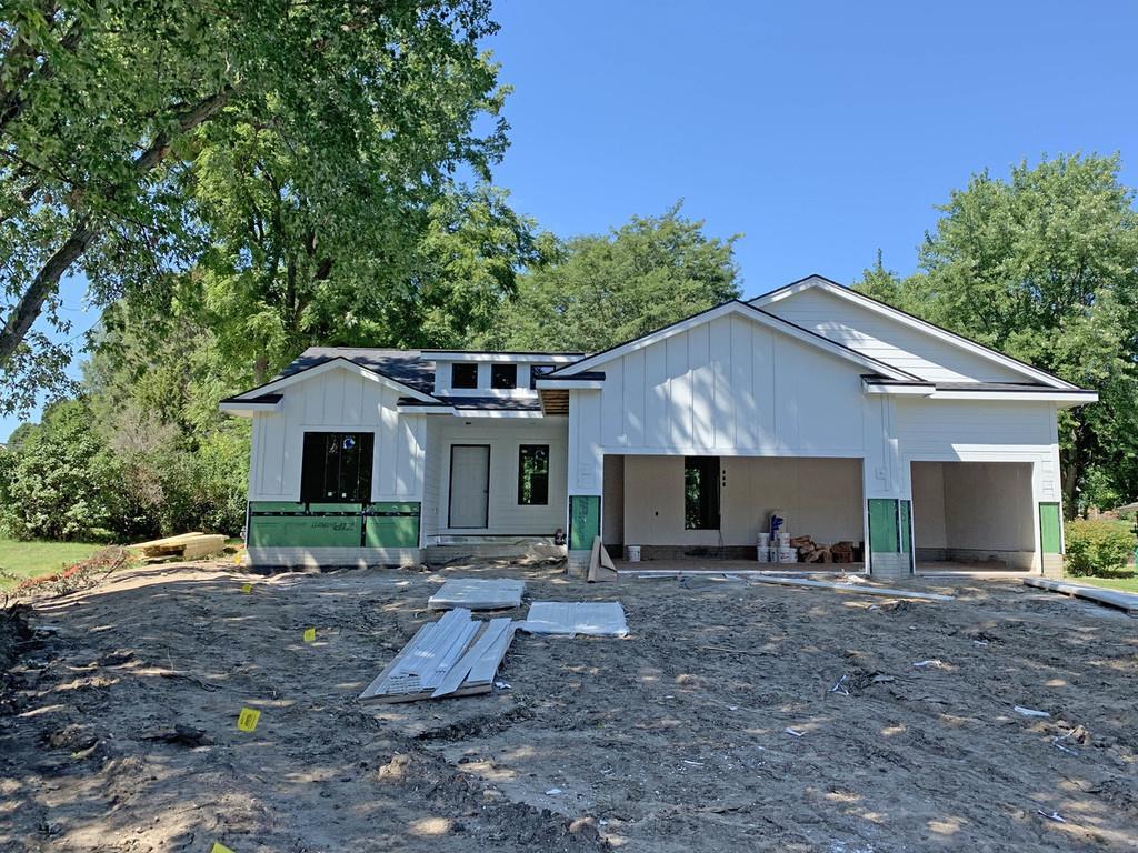 4322 100th Street - Photo 1
