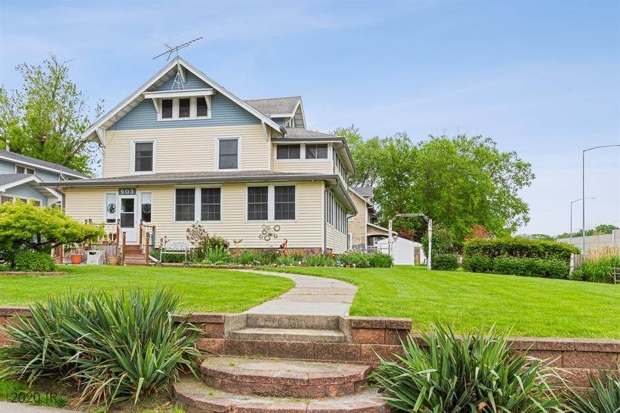 903 35th Street - Photo 1