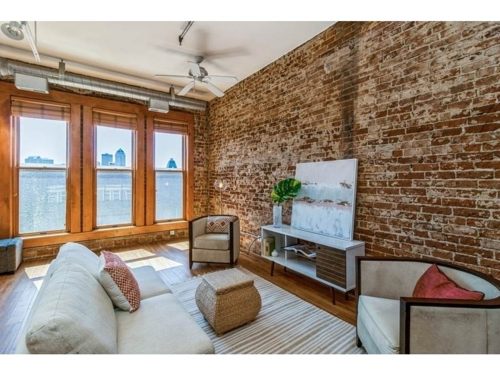 507 Locust Street - Photo 1