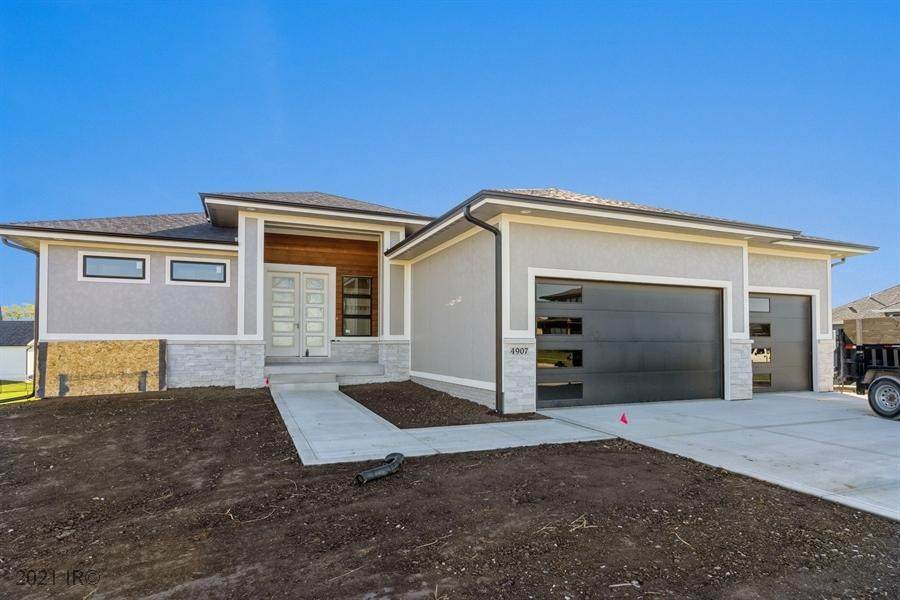 4907 162nd Street - Photo 1