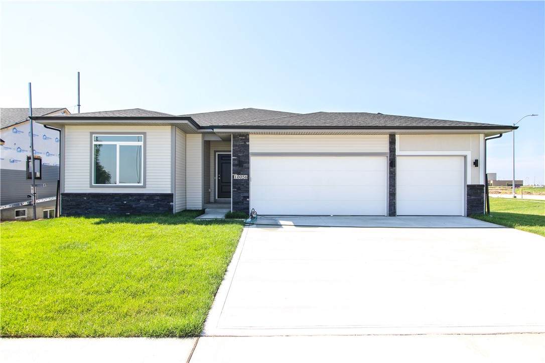 10056 Powell Avenue - Photo 1