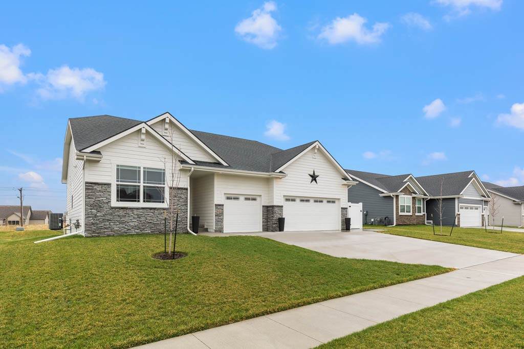631 55th Street - Photo 1