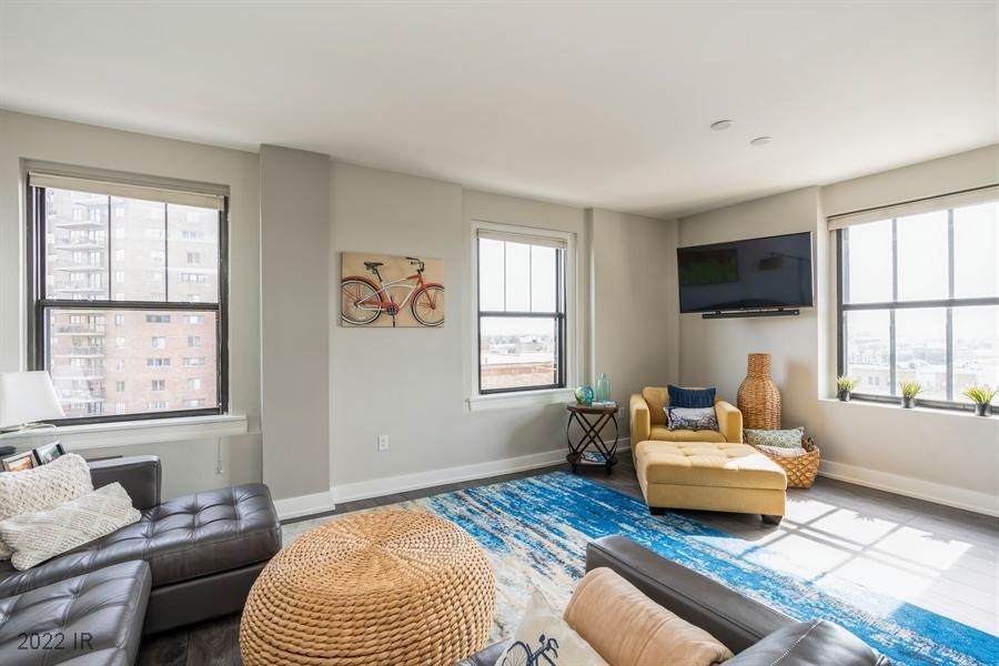 400 Walnut Street - Photo 1