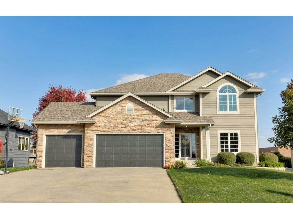 4311 159th Street - Photo 1