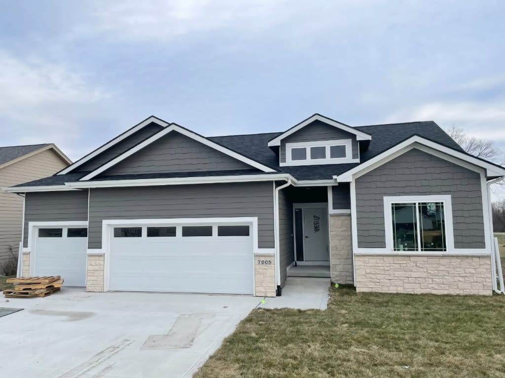7005 Blair Loop - Photo 1