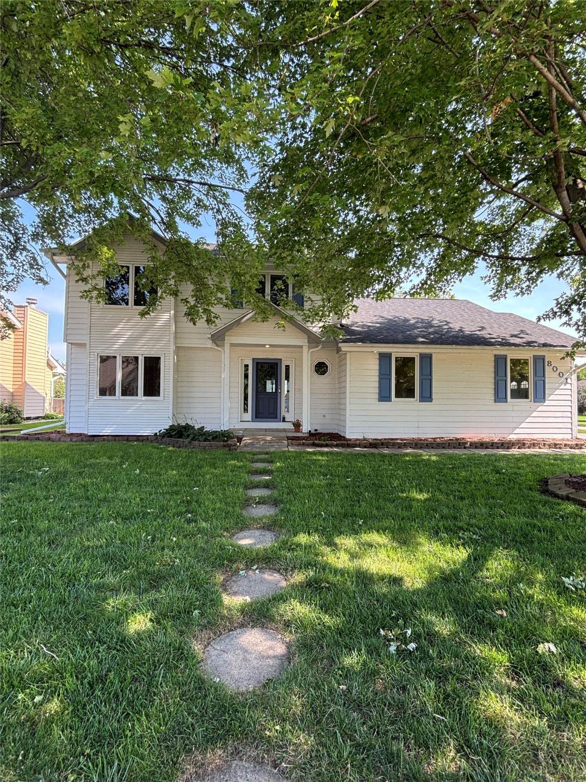 8001 Brookview Drive - Photo 1