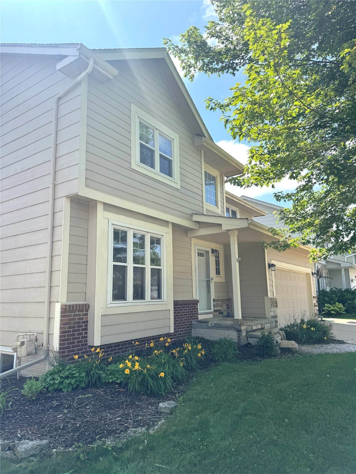 5425 90th Street - Photo 1