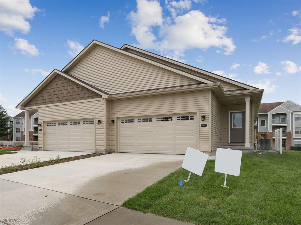 809 Sawgrass Drive - Photo 1