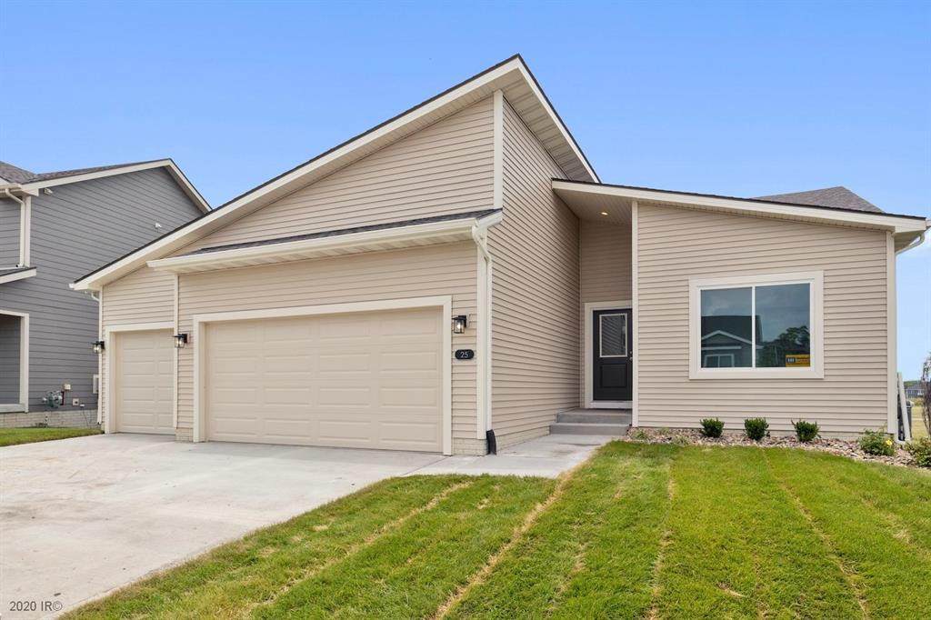 25 Pembrooke Lane - Photo 1
