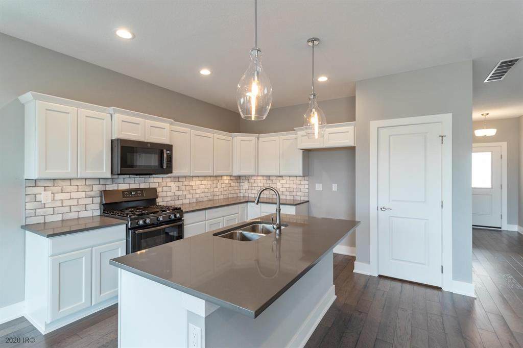 215 Bailey Circle - Photo 1