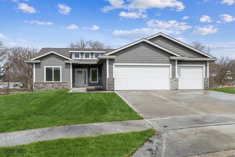 504 11th Street - Photo 1