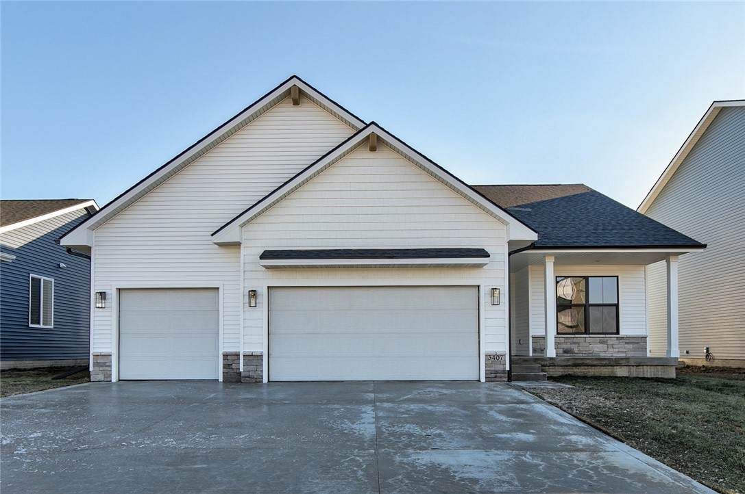 724 Deerfield Drive - Photo 1