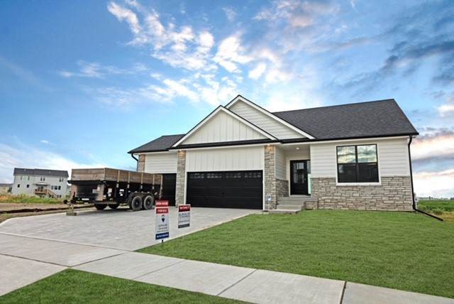 440 Gracewood Drive - Photo 1