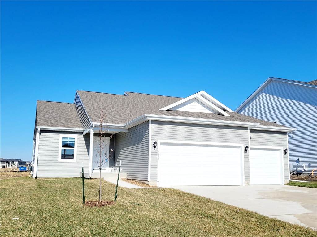 1085 Waukee Avenue - Photo 1