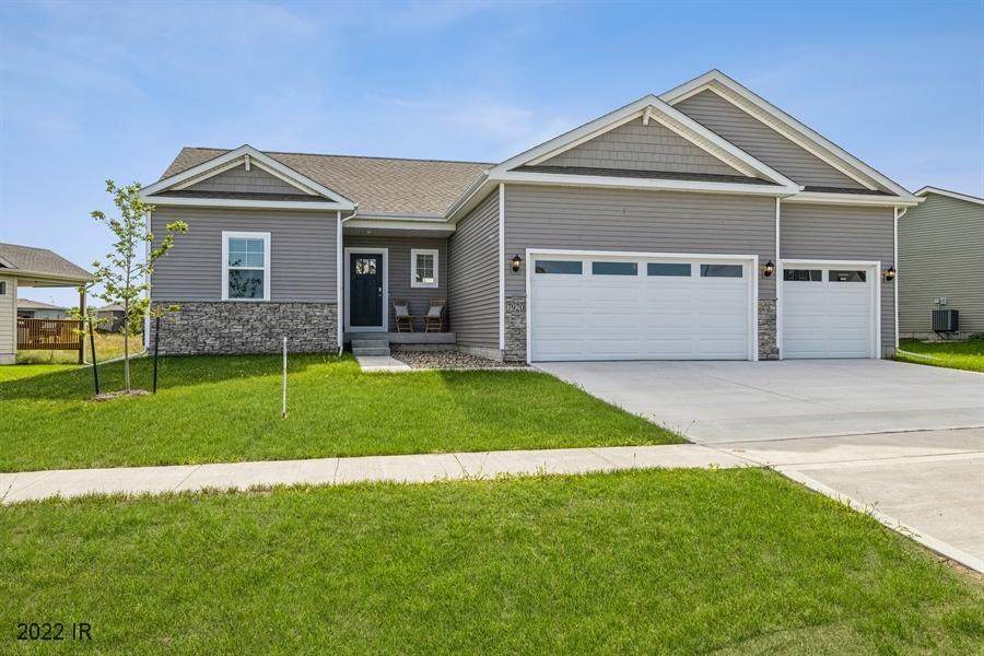 7920 95th Street - Photo 1