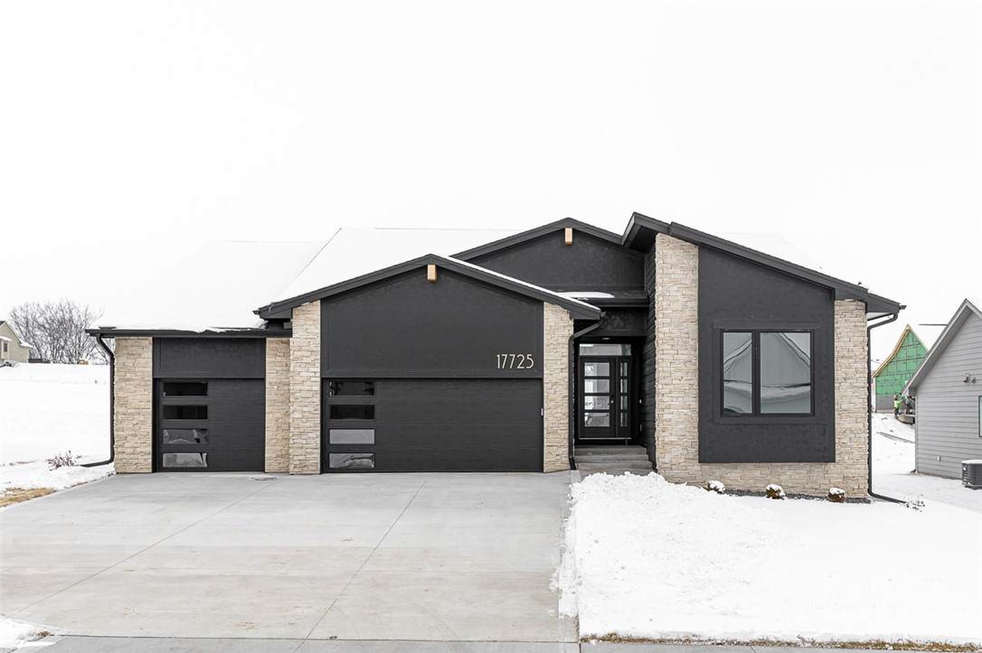 17725 Valleyview Drive - Photo 1