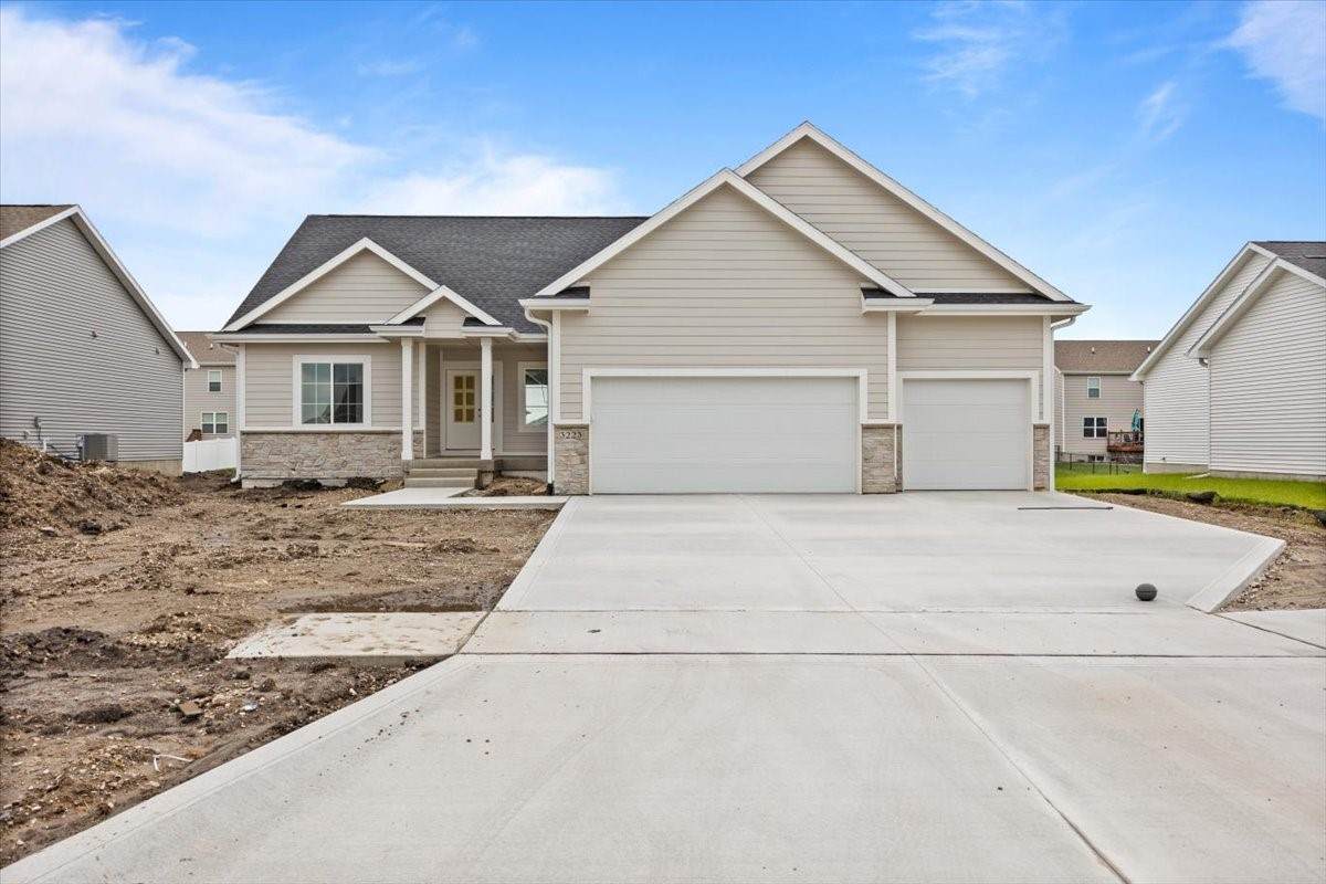 3223 27th Circle - Photo 1
