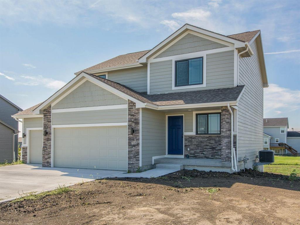 715 31st Street - Photo 1