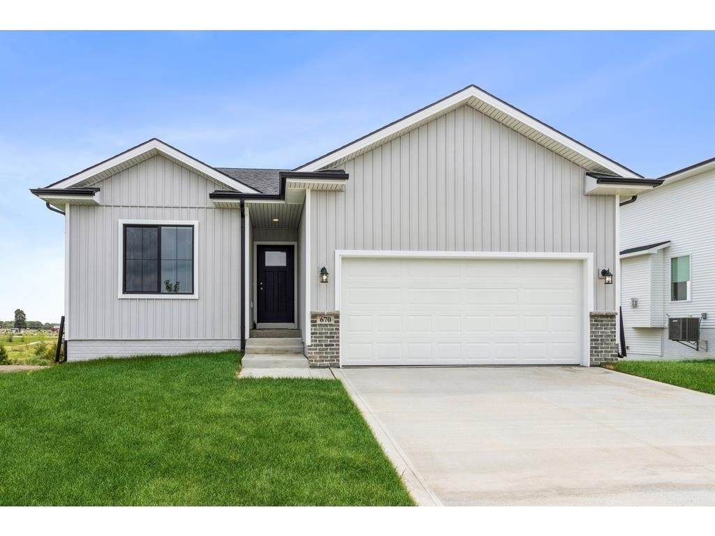 670 Gray Avenue - Photo 1