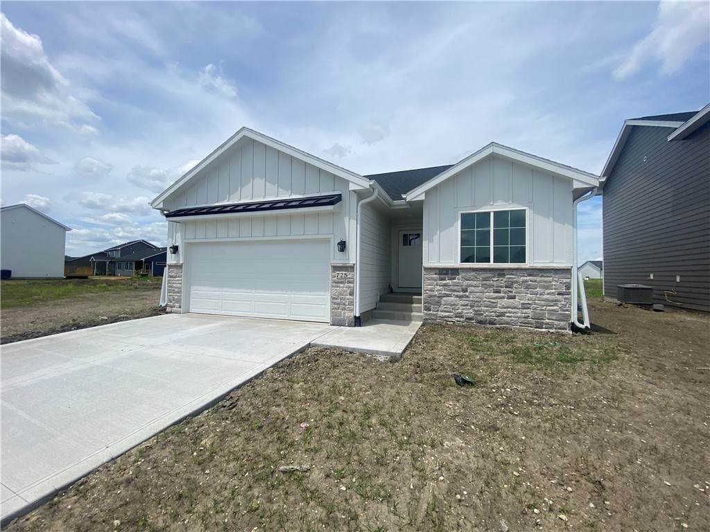 725 Mesa Drive - Photo 1