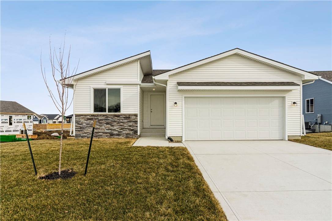 912 Walnut Drive - Photo 1