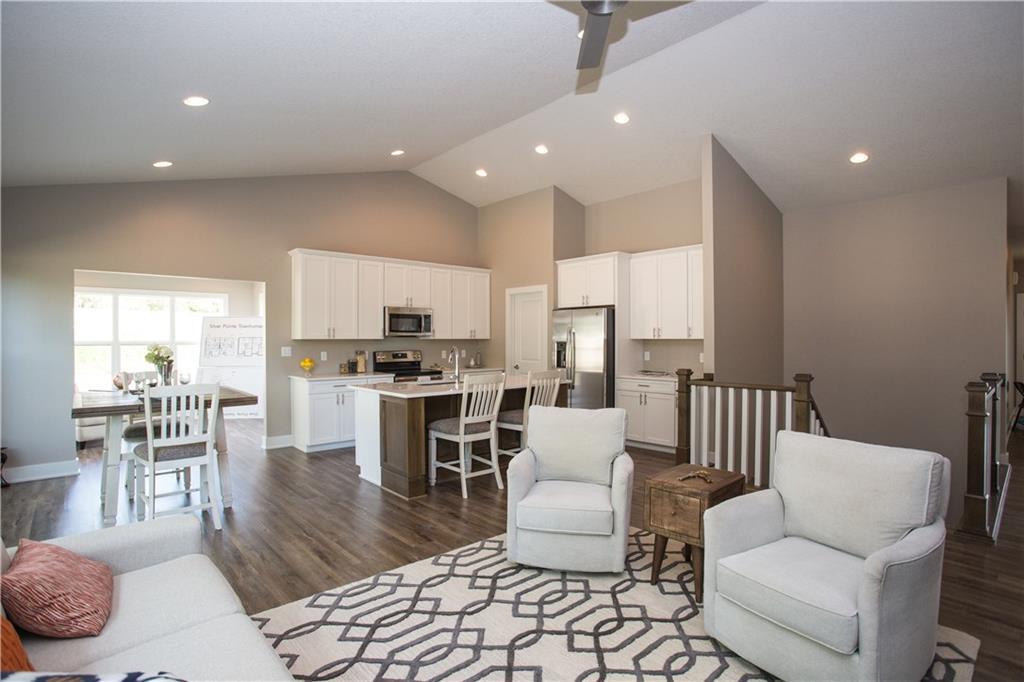 115 Silver Pointe Drive - Photo 1