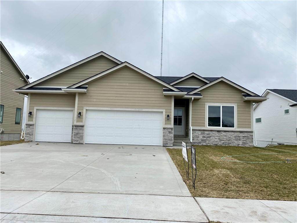 612 Sunset Drive - Photo 1