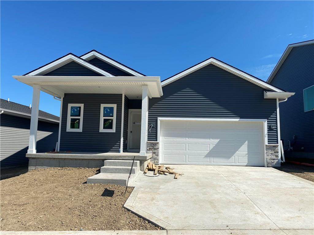 1743 Ashwood Avenue - Photo 1