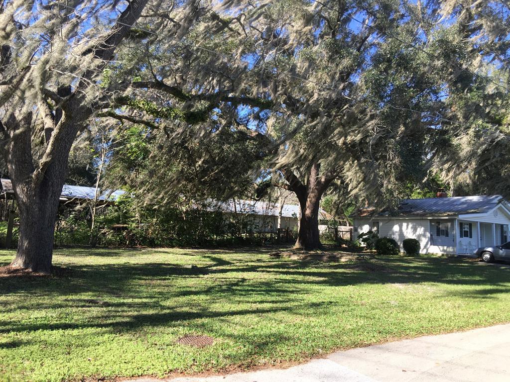 810 6th Street - Photo 1
